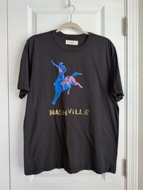 Imogene + Willie Nashville Bronco Graphic Short Sleeve Tee Gray Size Large